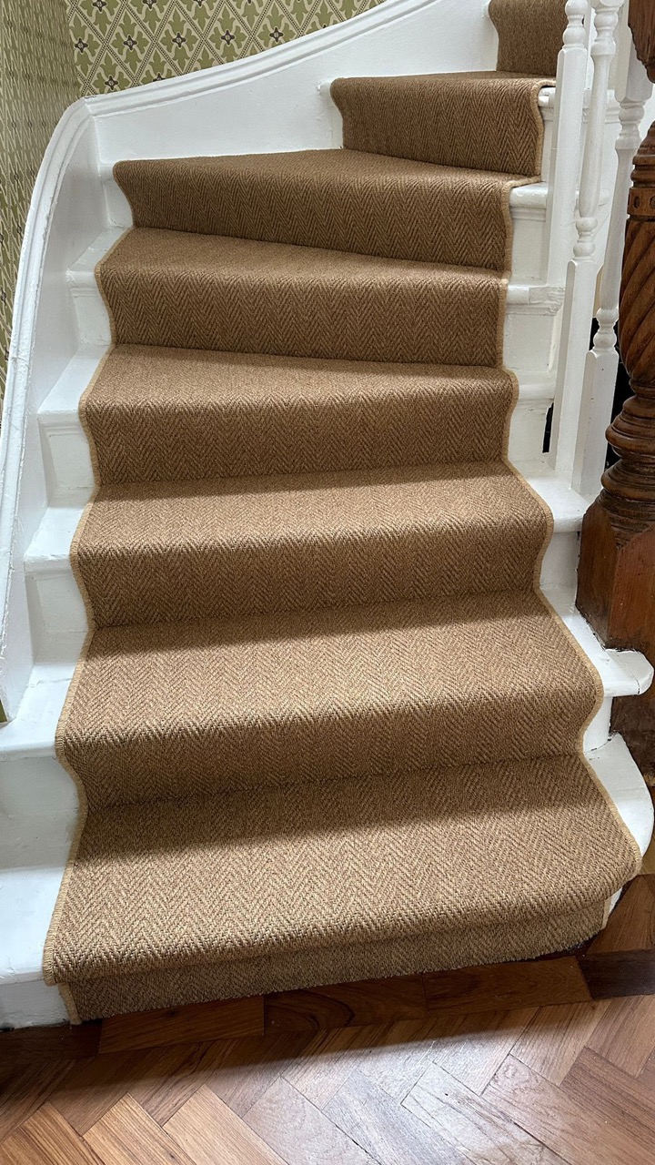 SynSisal® Astoria Stair Runner with Serged Edge
